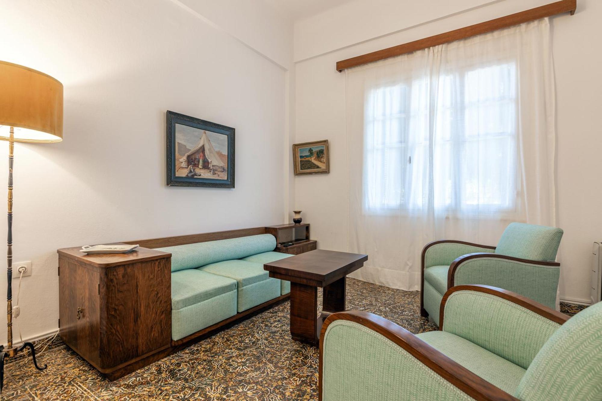 Amazing Centrally Located